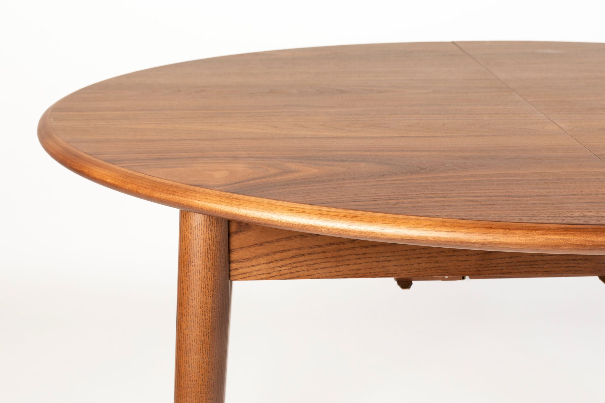 Zuiver Twist Walnut Brown Wood Extending Round Dining Table